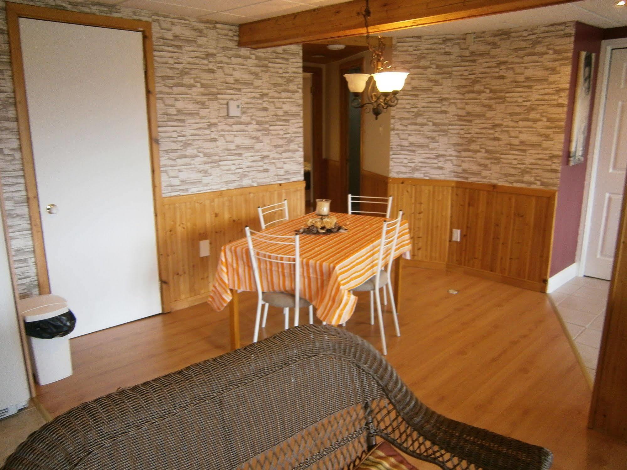 Appartement Panoramique du Fjord à LʼAnse-Saint-Jean Extérieur photo